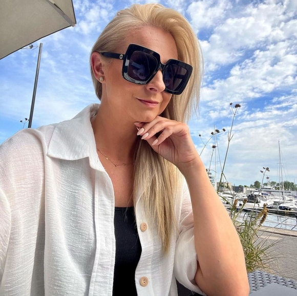 New - 💯 Original GG0328S 001 53Gucci 53 mm Black Sunglasses - Picture 1 of 11